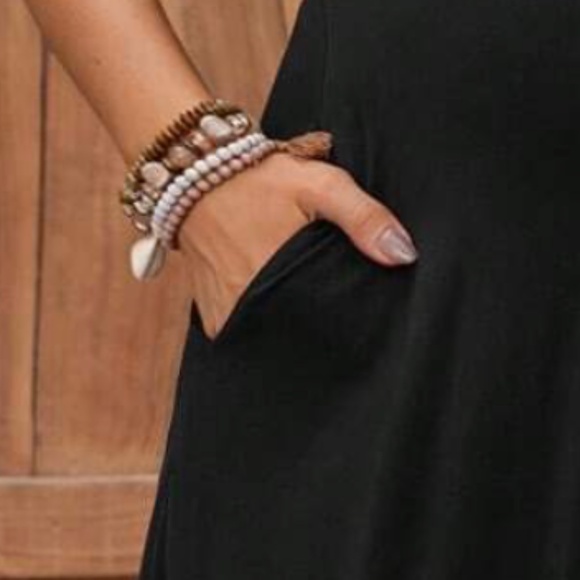 Maternity Black Stretchy Curved Hem Pockets Midi Dress - Picture 4 of 5